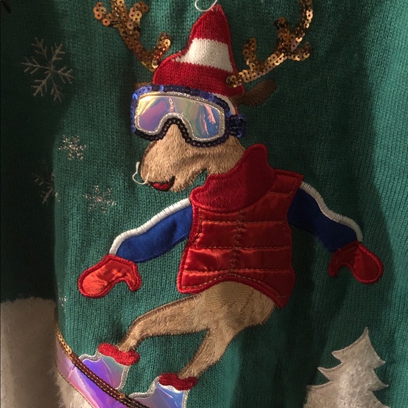 Festive Green Christmas Sweater with Reindeer Design - Picture 4 of 9